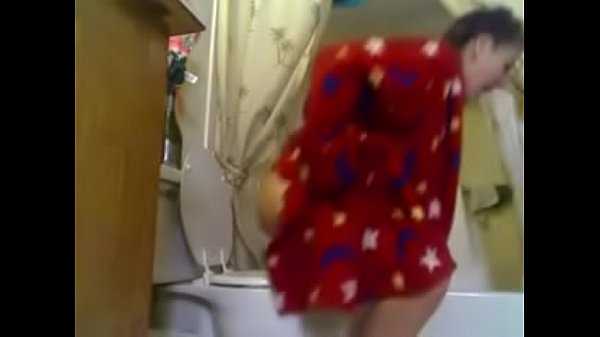Oma Krijgt Die Drol Er Niet Uit